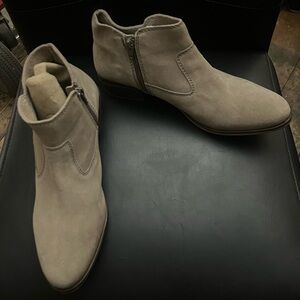 Woman's Ankle Booties